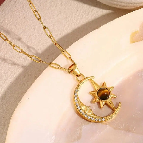 18k Gold Plated Moon and Star Necklace - SazenIce