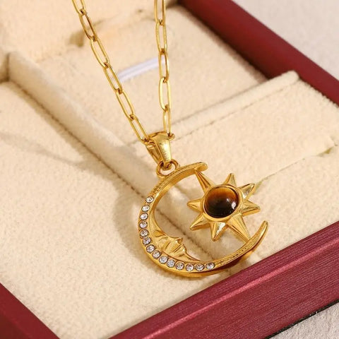 18k Gold Plated Moon and Star Necklace - SazenIce