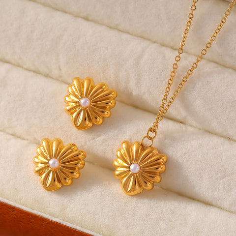 Blooming Love Pearl Necklace & Earrings Set - SazenIce