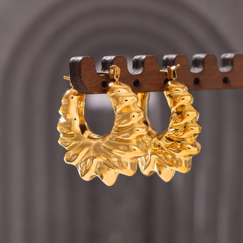 Bold Gold Flower Earrings - SazenIce
