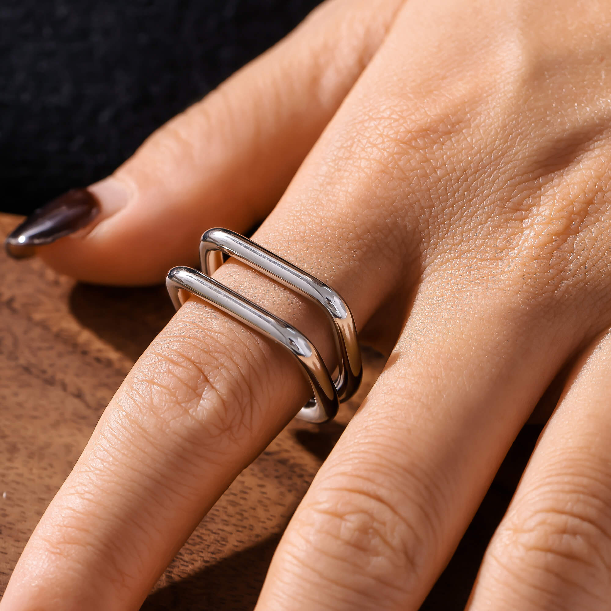 Double U-Shaped Open Ring - SazenIce