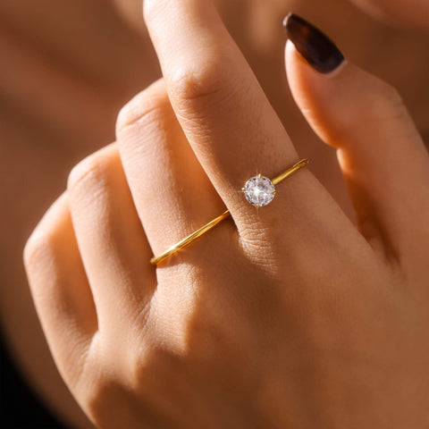 Ethereal Twist Zirconia Ring - SazenIce