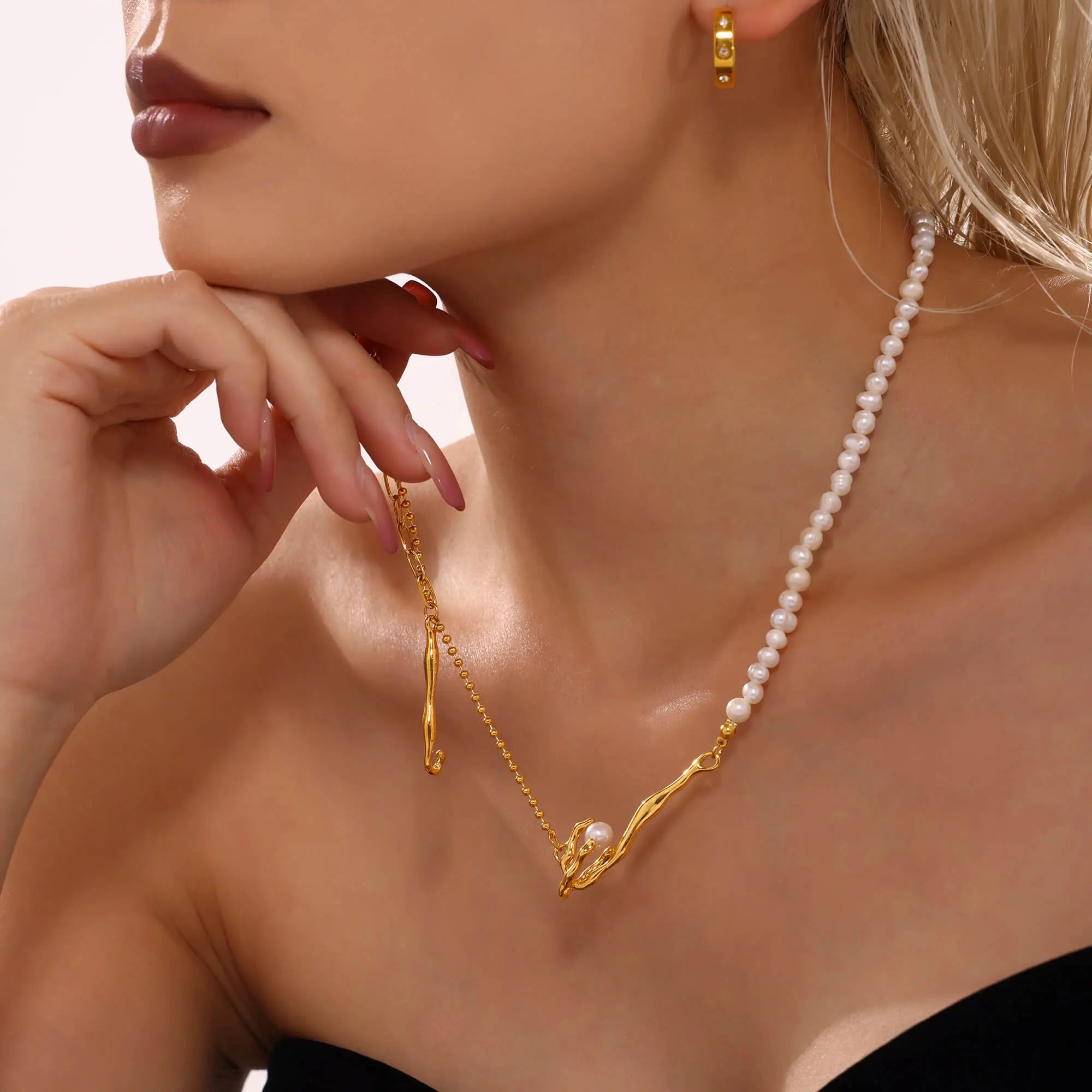 Gold Branch Motif Freshwater Pearl Pendant - SazenIce