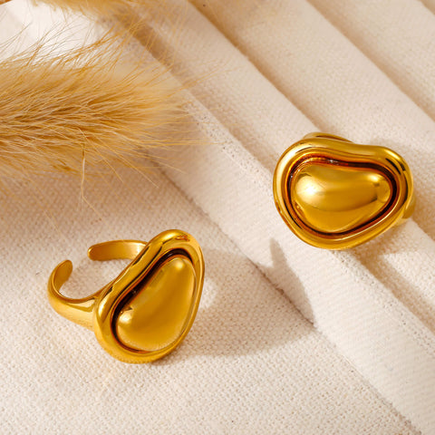 Golden Bean Sculpted Ring - SazenIce