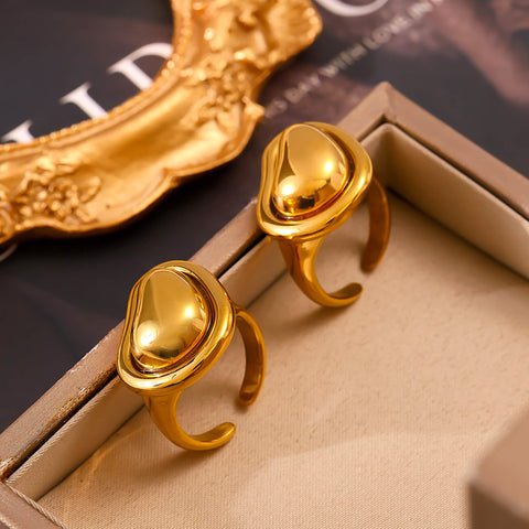 Golden Bean Sculpted Ring - SazenIce