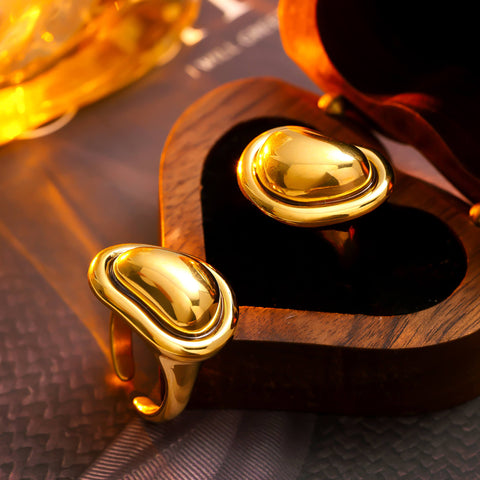 Golden Bean Sculpted Ring - SazenIce