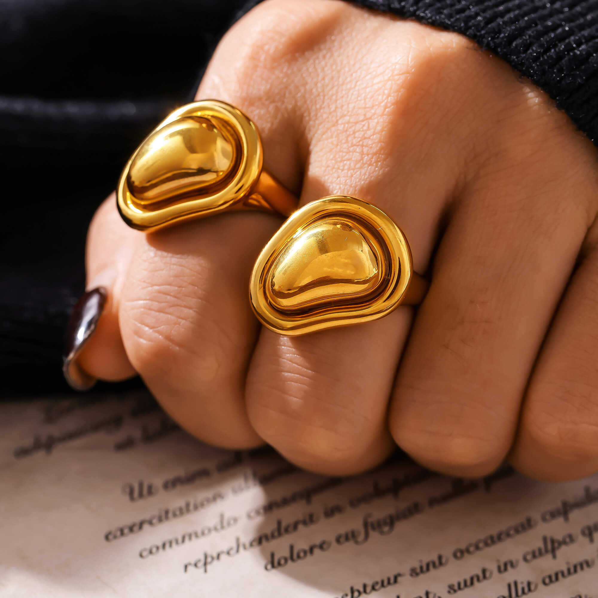 Golden Bean Sculpted Ring - SazenIce