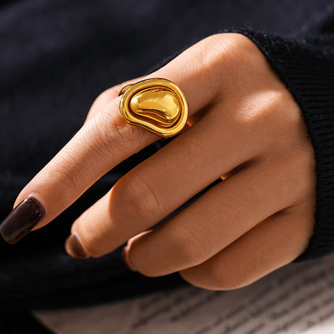 Golden Bean Sculpted Ring - SazenIce