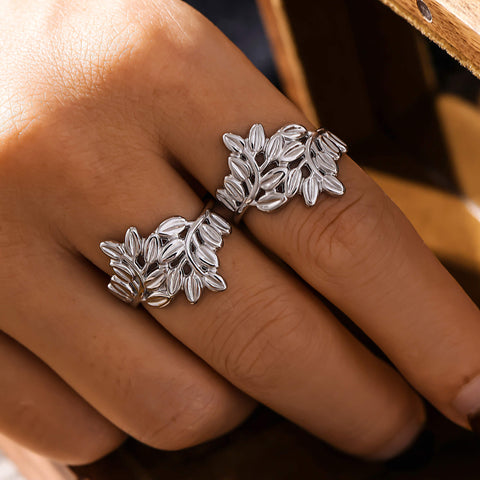 Golden Leaves Hollow Ring - SazenIce