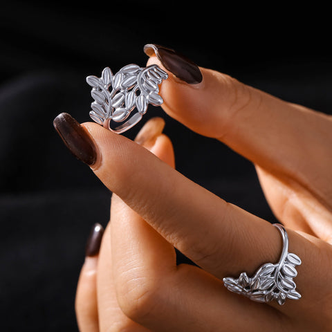 Golden Leaves Hollow Ring - SazenIce