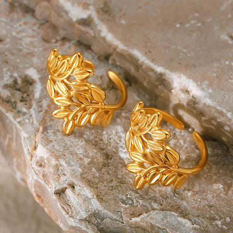 Golden Leaves Hollow Ring - SazenIce