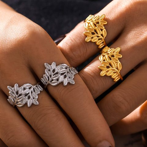 Golden Leaves Hollow Ring - SazenIce