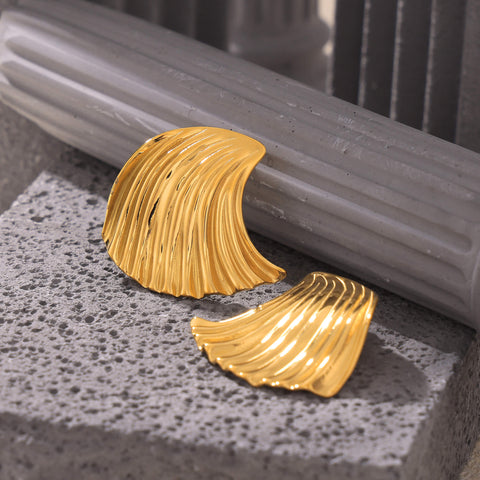 Golden Wave Shell Earrings - SazenIce