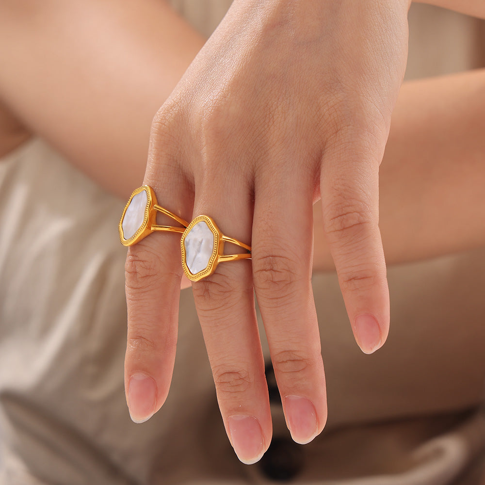 Spiked Star Cross Ring - SazenIce