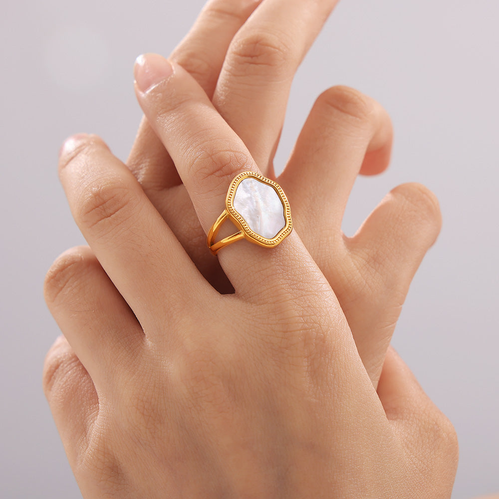 Spiked Star Cross Ring - SazenIce