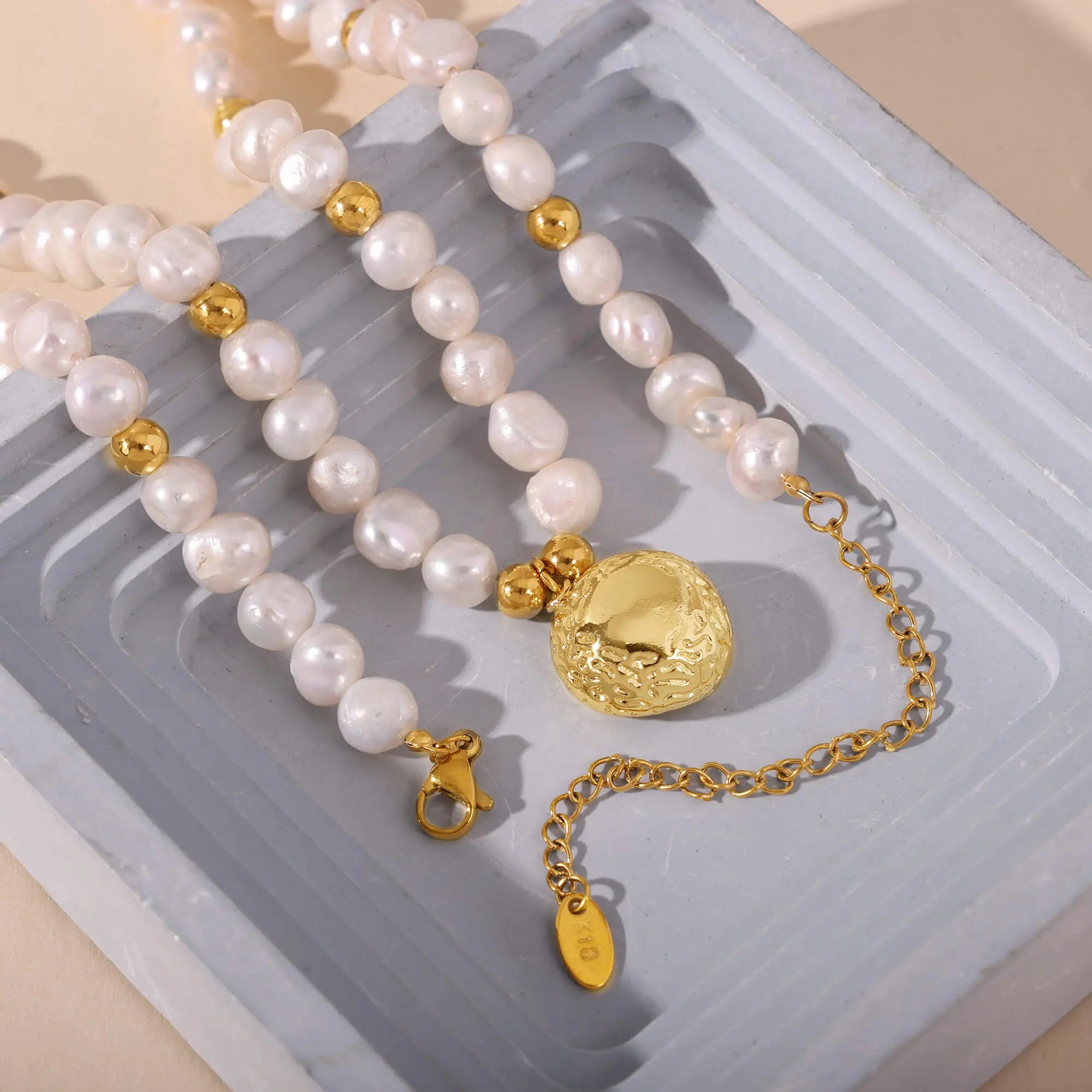 Minimalist Freshwater Pearl Gold Pendant - SazenIce