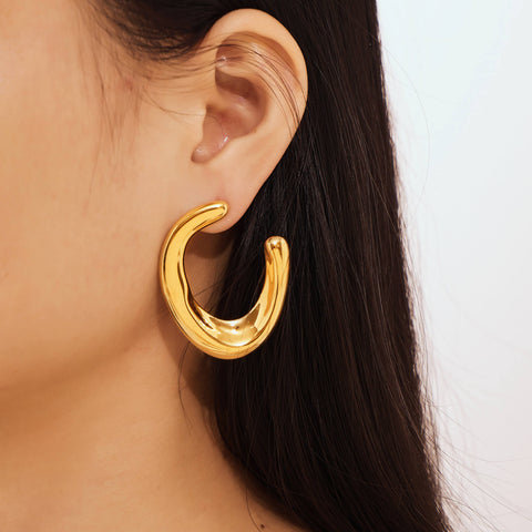 Minimalist Gold Crescent Earrings - SazenIce