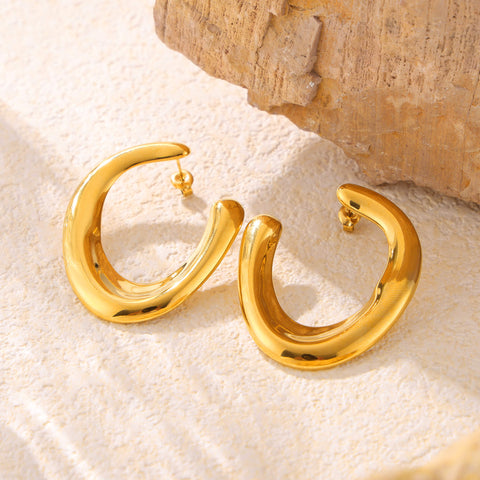 Minimalist Gold Crescent Earrings - SazenIce