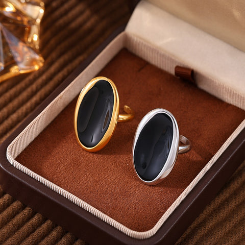Parisian Oval Onyx Ring - SazenIce