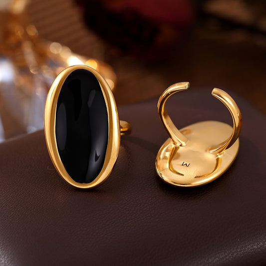 Parisian Oval Onyx Ring - SazenIce