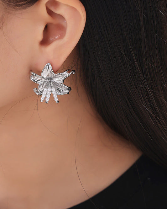 Pearl Lily Blossom Earrings - SazenIce