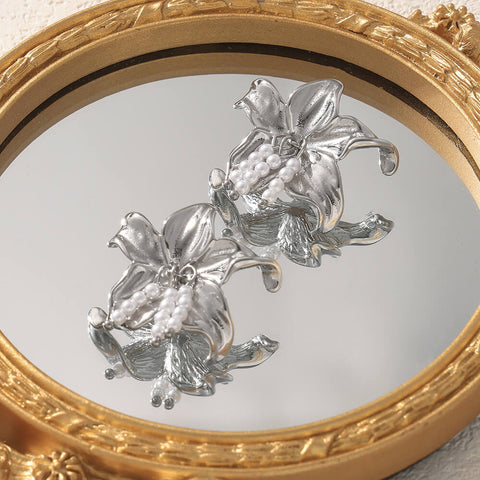 Pearl Lily Blossom Earrings - SazenIce