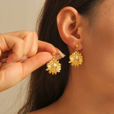 Radiant Soul Earrings - SazenIce