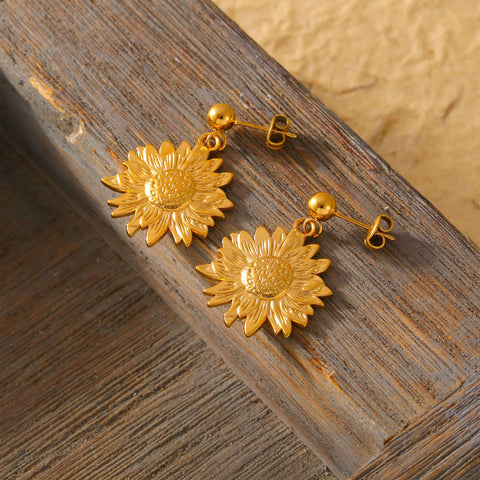 Radiant Soul Earrings - SazenIce