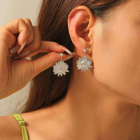Radiant Soul Earrings - SazenIce