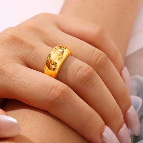 Retro Star Embossed Wide Band Open Ring - SazenIce