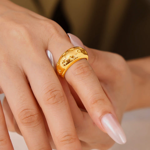 Retro Star Embossed Wide Band Open Ring - SazenIce