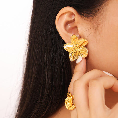 Sculpted Bloom Earrings - SazenIce