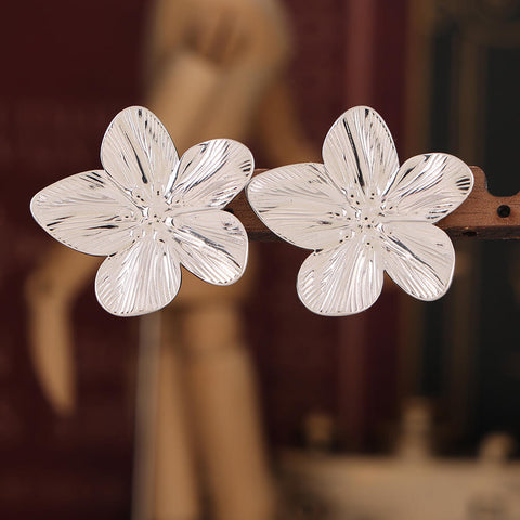 Sculpted Bloom Earrings - SazenIce