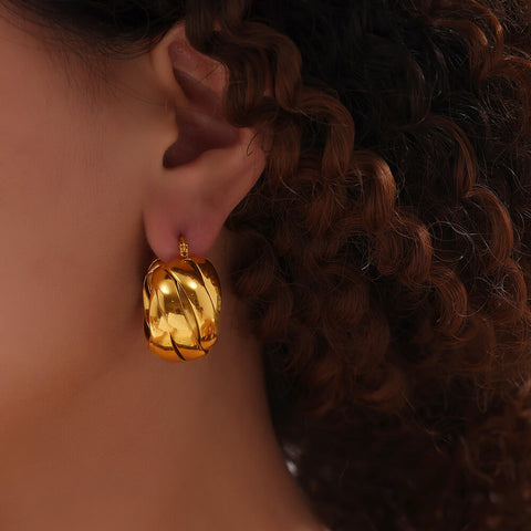 Twisted Glow Earrings - SazenIce